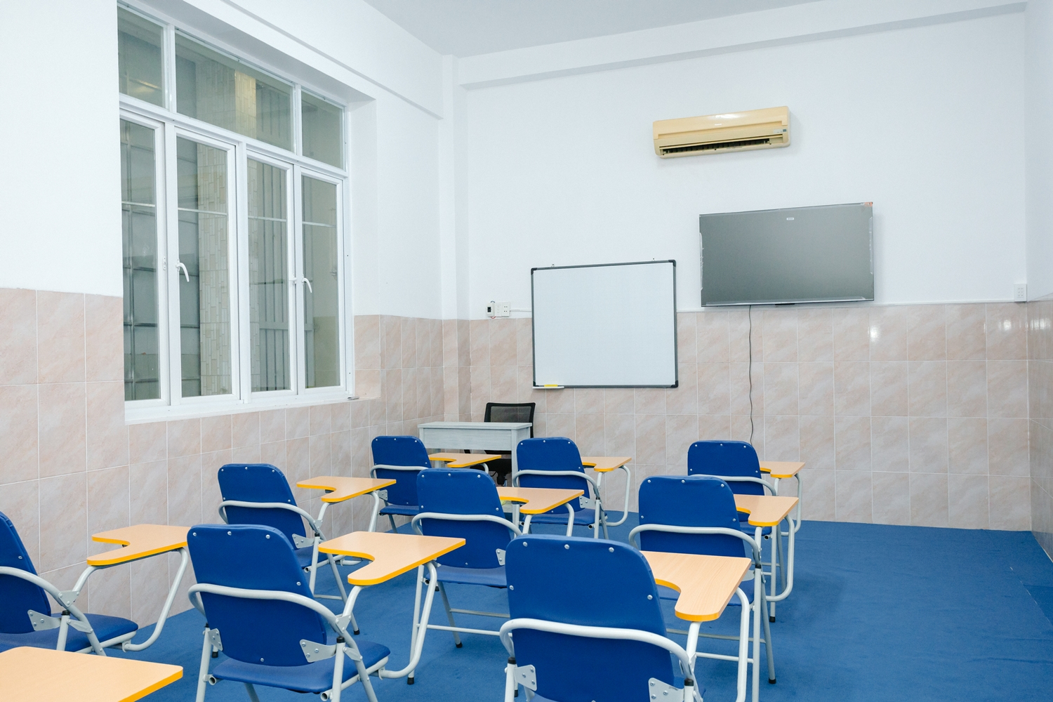 Cơ sở vật chất iEnglish
